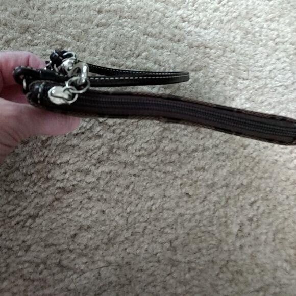Coach brown wristlet - Picture 4 of 8